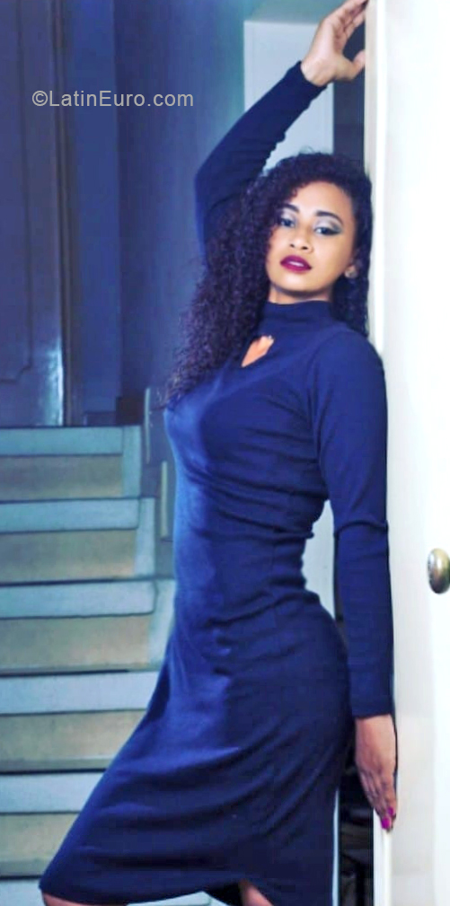 Date this georgeous Colombia girl Marcela from Cali CO24973