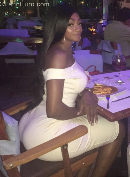 Date this beautiful Colombia girl Aidia from Cali CO26751