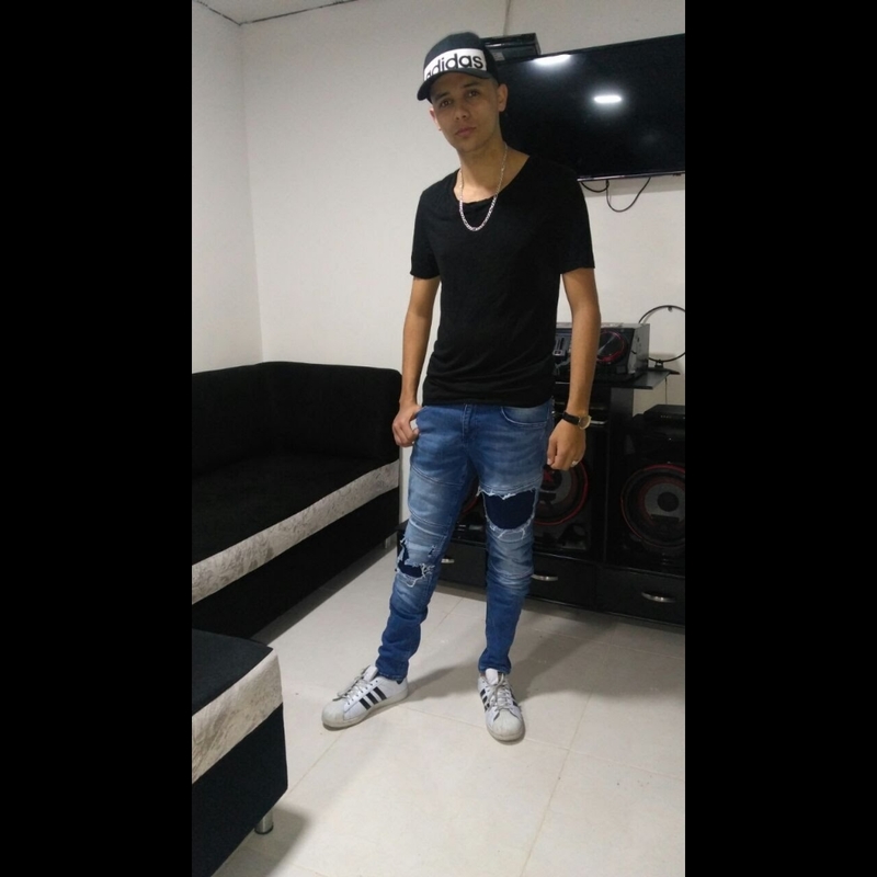 Date this young Colombia man Braian from Pereira CO25009