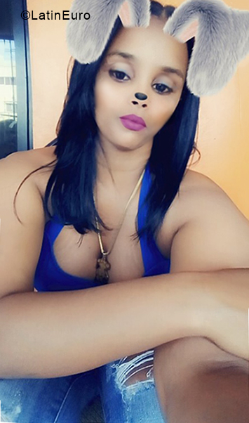 Date this lovely Dominican Republic girl Nairoby from La Vega DO34177