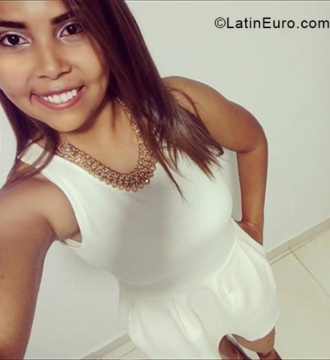 Date this cute Colombia girl Colombiana from Bogota CO25104