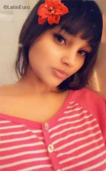 Date this sensual Dominican Republic girl Betsy from Santo Domingo DO34369