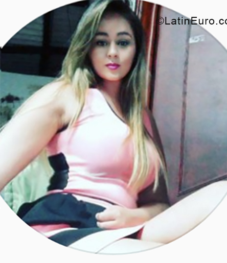 Date this nice looking Colombia girl Sofia from Bogota CO25115