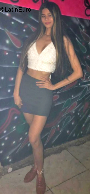 Date this charming Colombia girl Dani from Cartagena CO25135