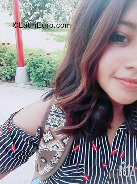 Date this nice looking Peru girl Kathalyna from Tacna PE1366