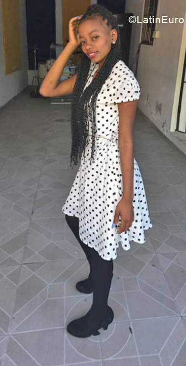 Date this stunning Dominican Republic girl Kenery from Bayaguana DO34385