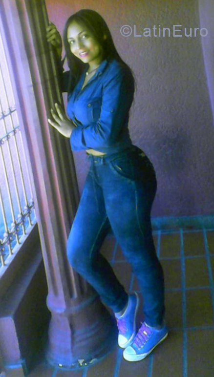 Date this hot Venezuela girl Yamilanis from Bolivar VE2256