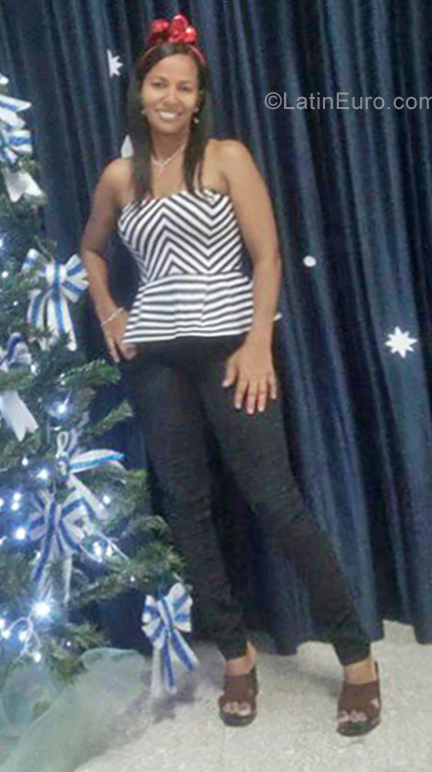 Date this funny Dominican Republic girl Ofelia from Santiago DO34415