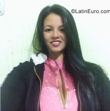 Date this sensual Colombia girl Maryam from Bogota CO25198