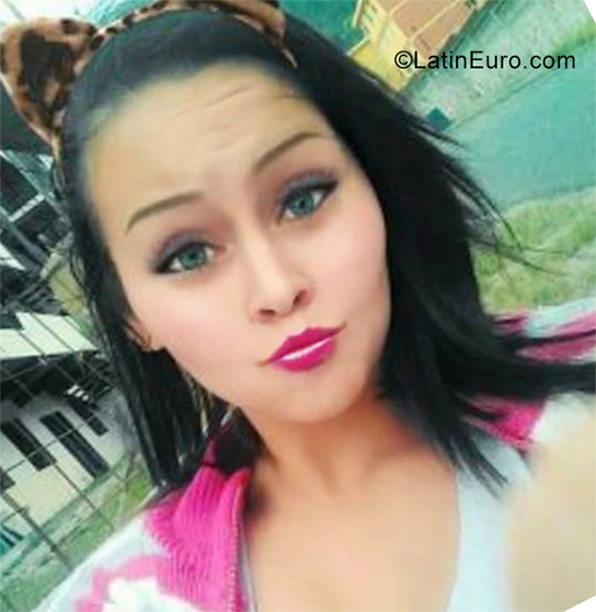 Date this lovely Venezuela girl Estefania from Merida VE2289