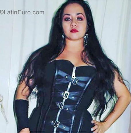 Date this young Colombia girl Snowhite from Cali CO25215