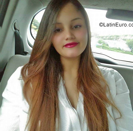 Date this nice looking Dominican Republic girl Leonilis from Santo Domingo DO34507