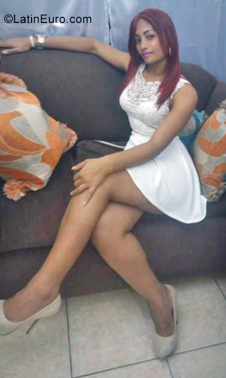 Date this stunning Dominican Republic girl Estefany from Santo Domingo DO34549