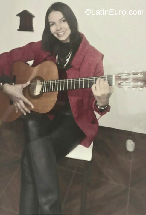 Date this georgeous Colombia girl Cecilia from Bogota CO25274