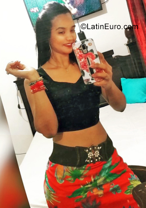 Date this hard body Dominican Republic girl Marifer from Santiago DO34635