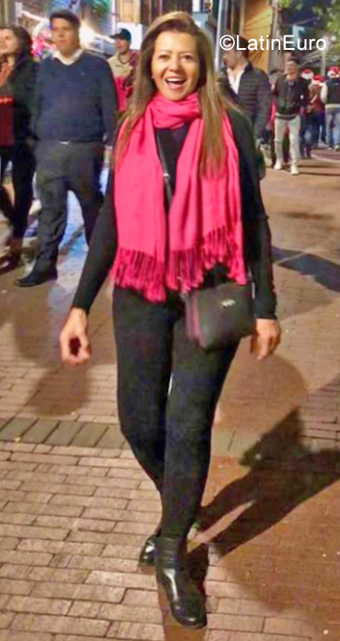 Date this athletic Colombia girl LUZ from Bogota CO25283