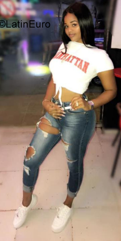 Date this delightful Dominican Republic girl Yailisy from Santo Domingo DO34672