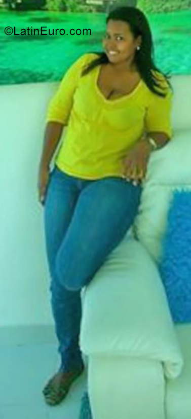 Date this beautiful Dominican Republic girl Yoselin from Santo Domingo DO34784