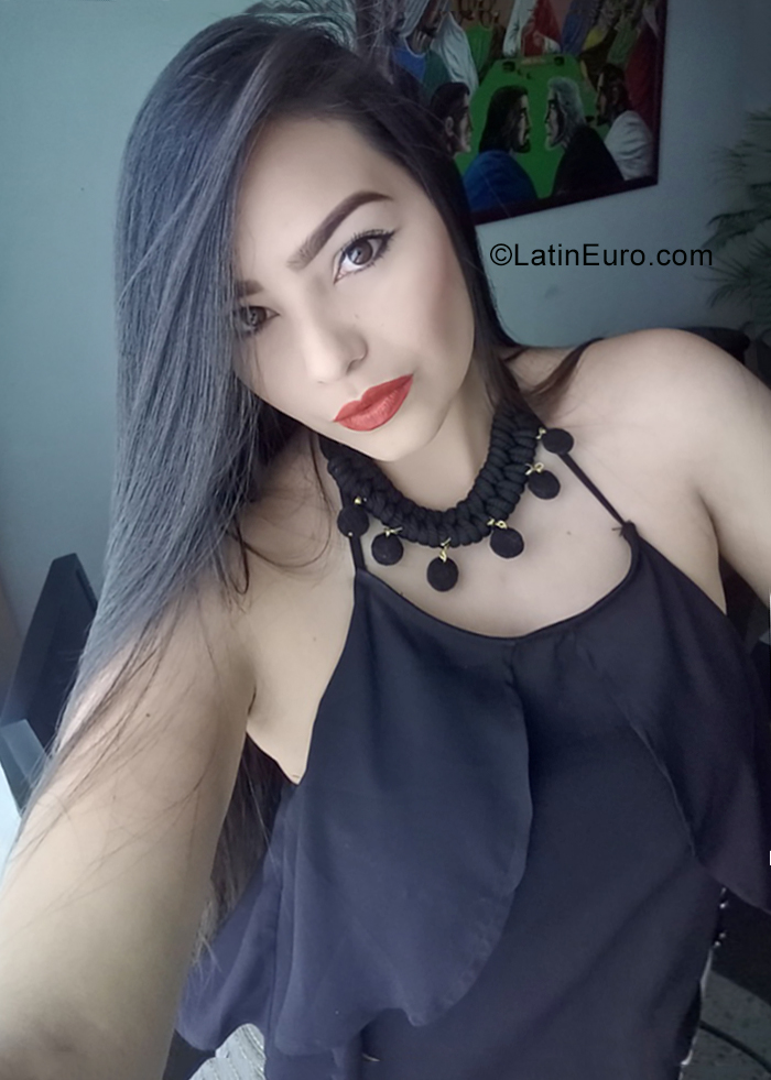 Date this nice looking Venezuela girl Fima from San Cristobal VE2415