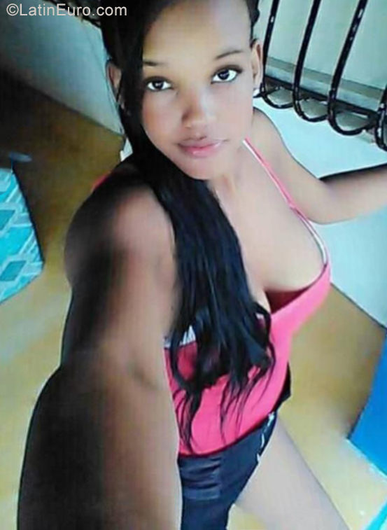 Date this georgeous Dominican Republic girl Belkis from Santiago DO34974