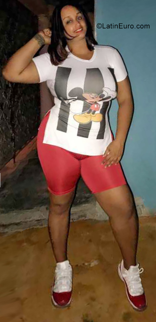 Date this tall Dominican Republic girl Yorleny from Santiago DO34977