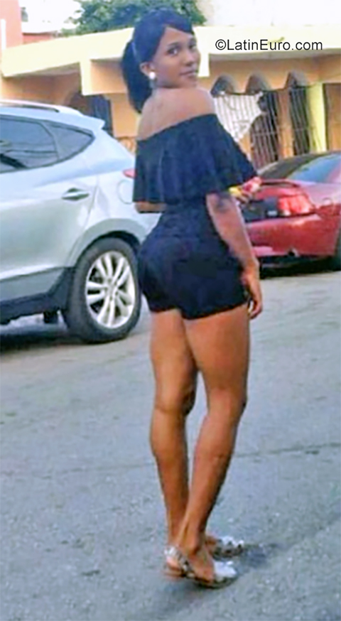 Date this pretty Dominican Republic girl Esther from La Romana DO35002