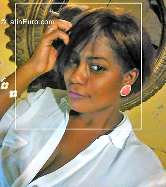 Date this exotic Dominican Republic girl Yajaira from Santo Domingo DO35048