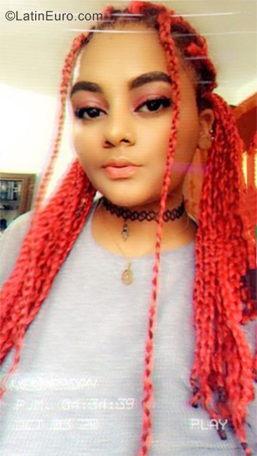 Date this nice looking Dominican Republic girl Cecilia from La Vega DO35061