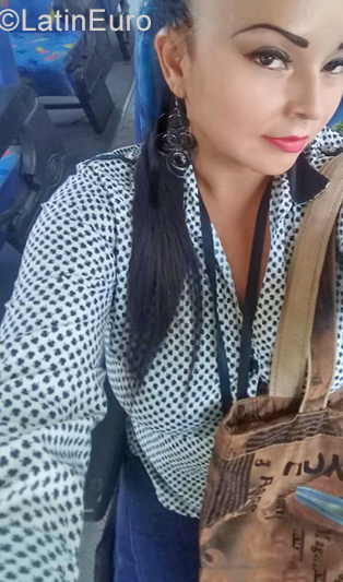 Date this good-looking Ecuador girl Esmeralda from Quito EC332