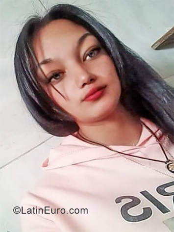 Date this voluptuous Colombia girl Maria from Bogota CO25504