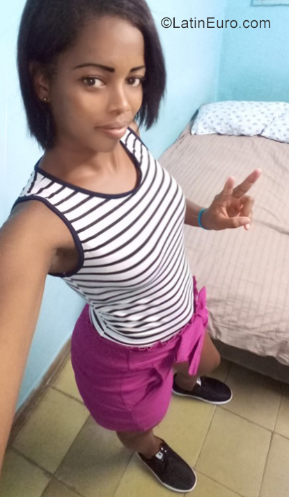 Date this tall Cuba girl Leyanis from Havana CU536