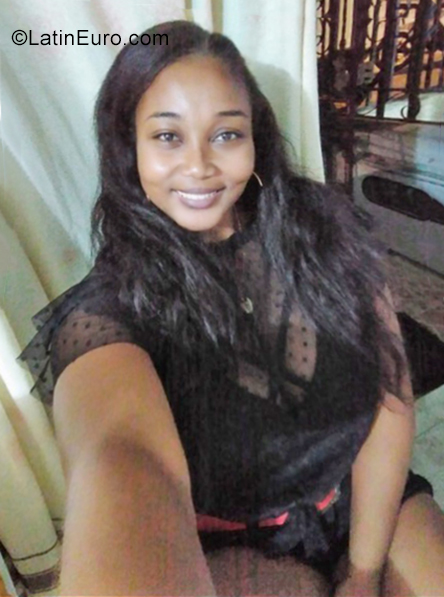 Date this cute Colombia girl Valentina from Cali CO25525