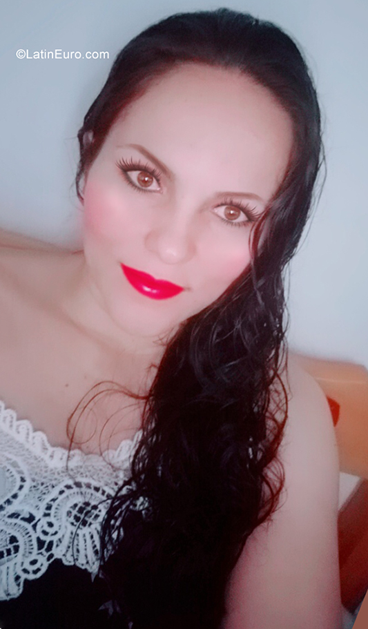 Date this pretty Colombia girl Corelay from Bogota CO25543