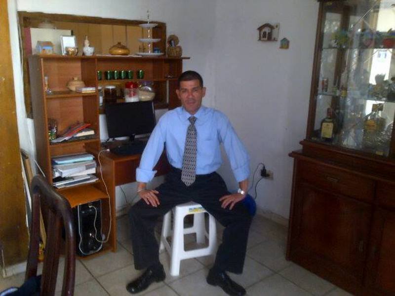 Date this gorgeous Venezuela man Luis from Caracas VE2475