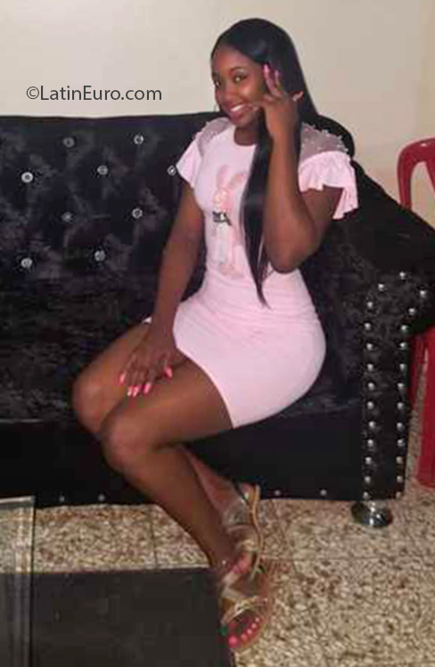 Date this lovely Dominican Republic girl Esbamel from Santo Domingo DO35211
