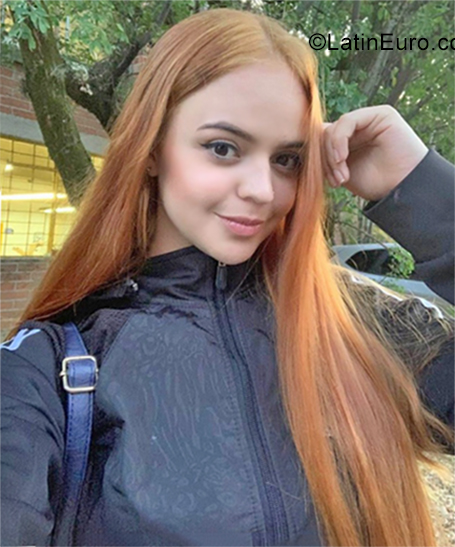 Date this young Colombia girl Laura from Medellin CO25584