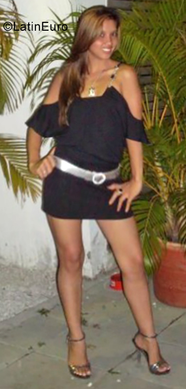 Date this hot Colombia girl Paola from Bogota CO25602