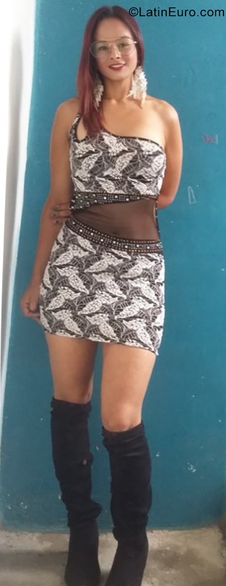 Date this good-looking Colombia girl Damaris from Manizales CO25675