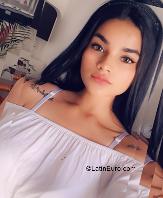 Date this passionate Colombia girl Camila from Bogota CO25683