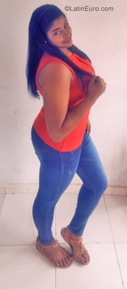 Date this georgeous Dominican Republic girl Glady from Santo Domingo DO35345