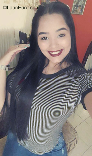 Date this gorgeous Venezuela girl Gisel from Cabimas VE2513