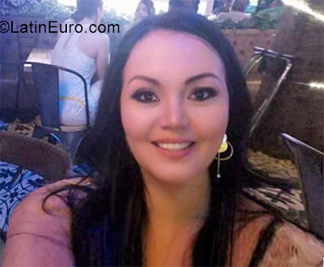 Date this stunning Colombia girl ANA MERCEDES from Cali CO25696