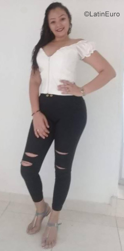 Date this foxy Colombia girl Gabriela from Santa Marta CO25702
