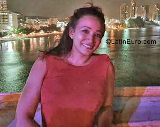 Date this sultry Colombia girl Karina from Santa Marta CO25720
