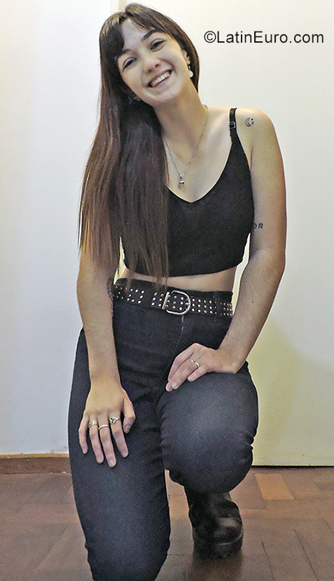 Date this young Argentina girl Ani from Rosario AR203