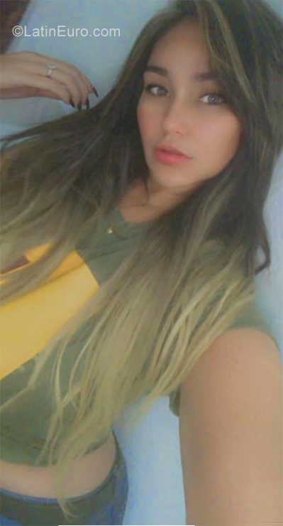 Date this lovely Colombia girl NATALIA from Cartagena CO25742