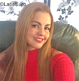 Date this athletic Colombia girl Nath from Armenia CO25787