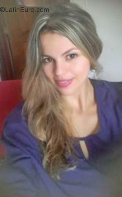 Date this stunning Colombia girl Andrea from Barranquilla CO25796