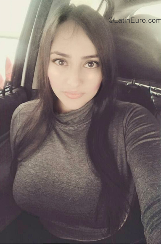 Date this hot Venezuela girl Elamar from San Cristobal VE2558