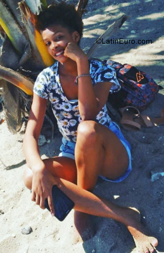 Date this happy Dominican Republic girl Yafru from San Cristobal DO35505